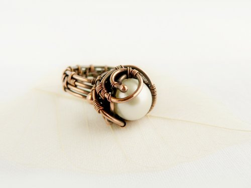 Woven Wire Pearl Ring