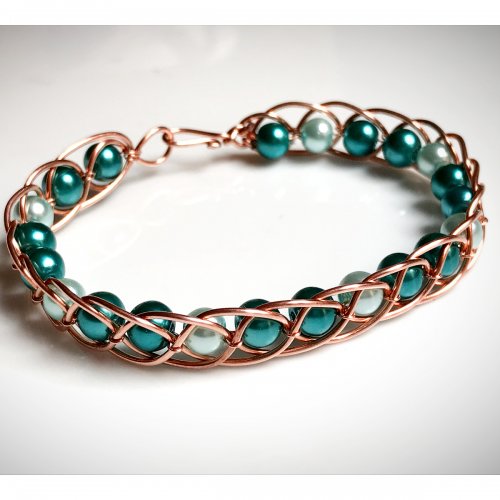 Xs and Os Beaded Wire Bracelet